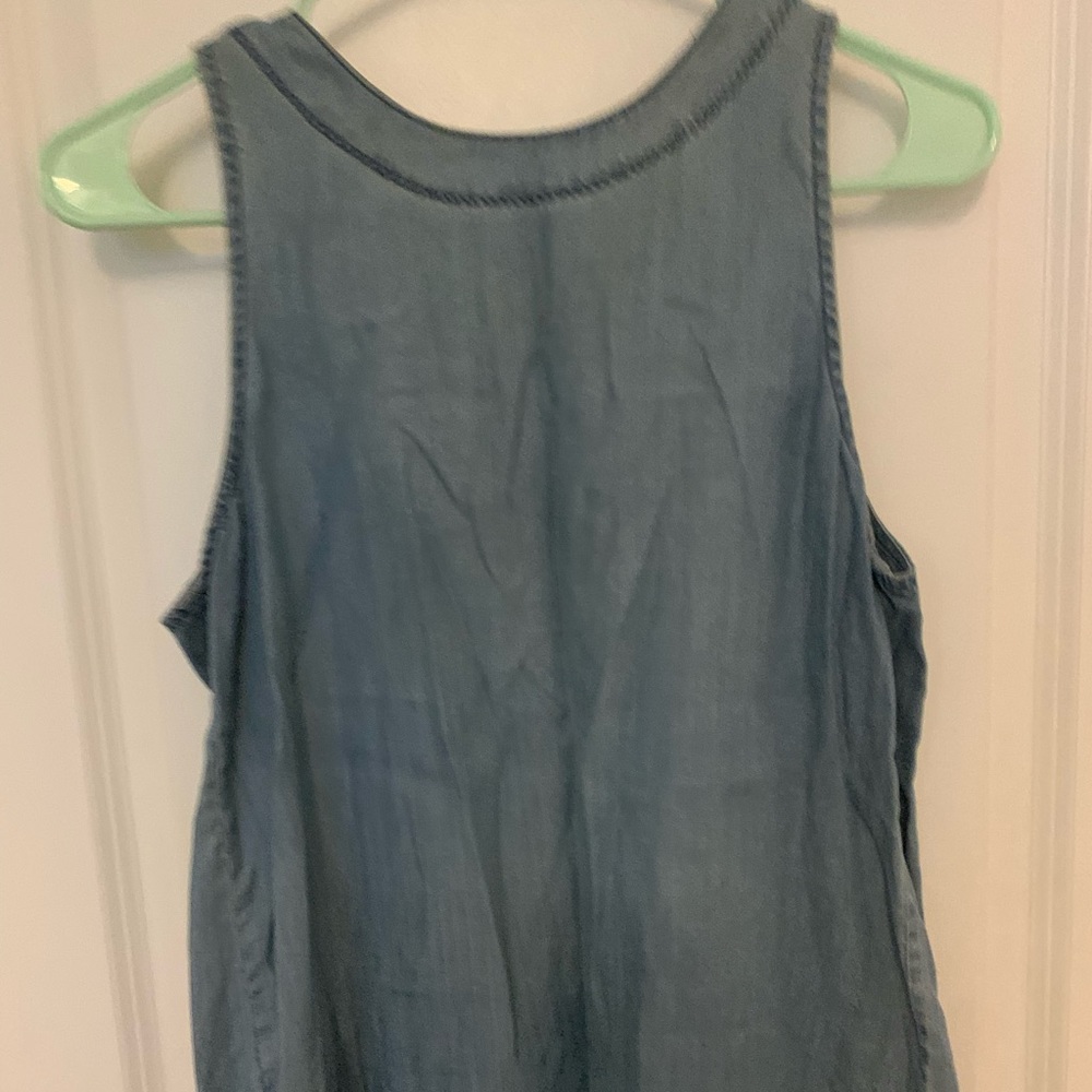 Gap Size XS Tulip Back Chambray Top